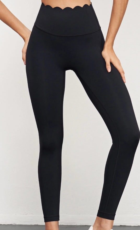 Scallop Edge Active Leggings